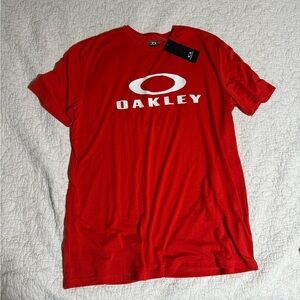 Oakley tee